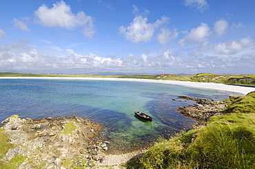 Fishing boat at Dogs Bay, Connemara, County Galway, Connacht, Republic of Ireland (Eire), Europe