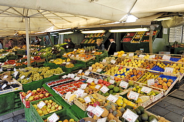 Viktualienmarkt, food market, Munich (Munchen), Bavaria (Bayern), Germany, Europe