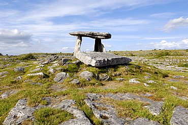 Poulnabrone Dolmen Portal Megalithic Tomb, The Burren, County Clare, Munster, Republic of Ireland, Europe