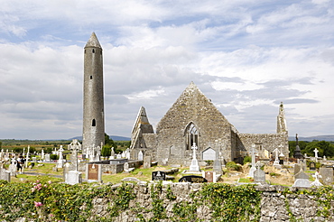 Kilmacdaugh churches and round tower, near Gort, County Galway, Connacht, Republic of Ireland, Europe