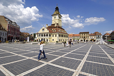 Casa Sfatului (Council House), Piata Sfatului (Council Square), Brasov, Transylvania, Romania, Europe