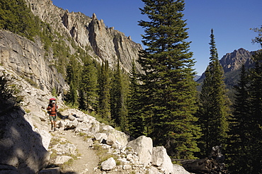 Hiking in the Sawtooth Mountains, Sawtooth Wilderness, Sawtooth National Recreation Area, Rocky Mountains, Idaho, United States of America, North America