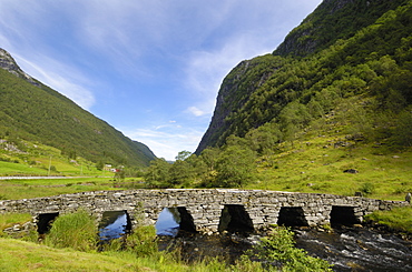 Old bridge, Ytredalen, Sogn og Fjordane, Norway, Scandinavia, Europe