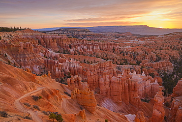 Bryce Canyon at dawn, from Sunset Point, Bryce Canyon National Park, Utah, United States of America, North America