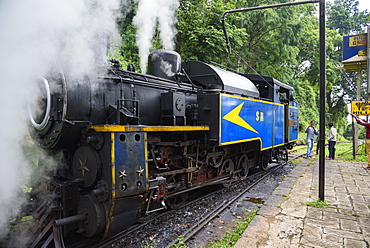 Steam locomotive on the Nilgiri Mountain Railway, between Ooty and Mettupalayam, Tamil Nadu, India, South Asia