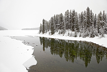 Malign River and Malign Lake in winter, Jasper National Park, UNESCO World Heritage Site, Alberta, Canada, North America