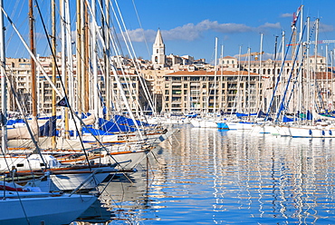 View across the Vieux Port, Marseille, Bouches-du-Rhone, Provence-Alpes-Cote-d'Azur, France, Mediterranean, Europe