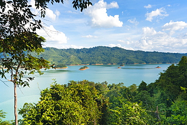 Lake Batang Ai, Batang Ai National Park, Sarawak, Malaysian Borneo, Malaysia, Southeast Asia, Asia