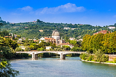 Ponte Garibaldi, River Adige, Verona, UNESCO World Heritage Site, Veneto, Italy, Europe