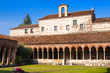 Cloister of Church of San Zeno Maggiore, Verona, UNESCO World Heritage Site, Veneto, Italy, Europe