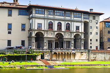 The Uffizi, Arno river, UNESCO World Heritage Site, Florence (Firenze), Tuscany, Italy, Europe