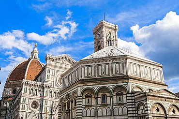 Exterior of the cathedral of Santa Maria del Fiore and  Baptistery, Piazza del Duomo, UNESCO, Firenze, Tuscany, Italy