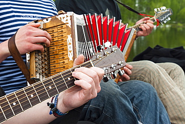 Accordion and guitar, ethnic group of musicians, River Emajogi, Tartu, Estonia, Baltic States, Europe