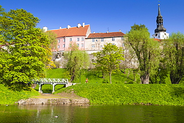 Toompea Hill, Snelli Tiik Lake, Old Town of Tallinn, UNESCO World Heritage Site, Estonia, Baltic States, Europe