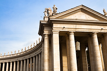 Statues of saints, Bernini's colonnade, St. Peter's square, Vatican City, Unesco World Heritage Site, Rome, Lazio, Italy, Europe