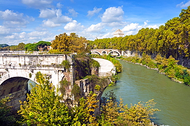 Ponte Emilio (Ponte Rotto), Fabricius' Bridge behind, Rome, UNESCO World Heritage Site, Lazio, Italy, Europe