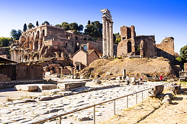 Roman road, Temple of Castor and Pollux, Palatine Hill behind, Roman Forum, UNESCO World Heritage Site, Rome, Lazio, Italy, Europe