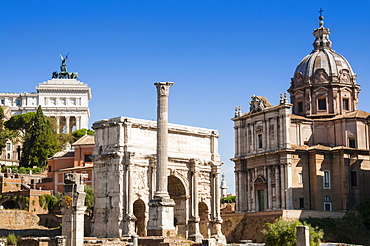 Column of Phocas, Arch of Septimius Severus, Roman Forum, UNESCO World Heritage Site, Rome, Lazio, Italy, Europe