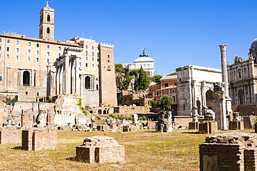 Temple of Saturnus on left, Column of Phocas, Arch of Septimius Severus, Tabularium, Roman Forum, UNESCO World Heritage Site, Rome, Lazio, Italy, Europe