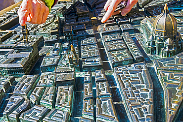 Bronze model of Florence city centre, Piazza della Repubblica, Firenze, Tuscany, Italy, Europe