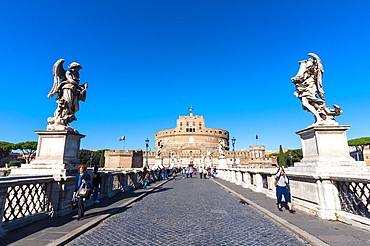 Ponte Sant'Angelo, Mausoleum of Hadrian (Castel Sant'Angelo), UNESCO World Heritage Site, Rome, Latium (Lazio), Italy, Europe