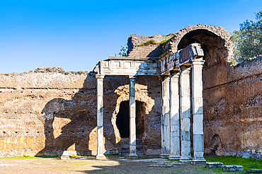 Doric pillars, Hadrian's Villa, UNESCO World Heritage Site, Tivoli, Province of Rome, Latium (Lazio), Italy, Europe