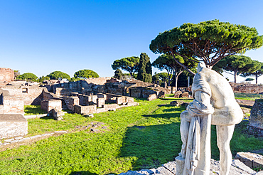 Temple of Hercules, Statue of Cartilius Poplicola, Ostia Antica archaeological site, Ostia, Rome province, Latium (Lazio), Italy, Europe