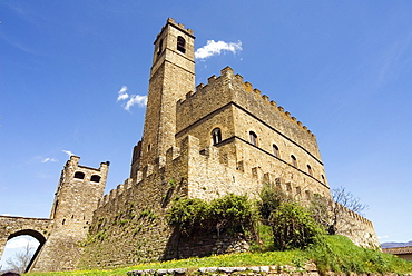 Castello di Poppi dei Conti Guidi (Castle of Conti Guidi in Poppi), Casentino, Arezzo, Tuscany, Italy, Europe