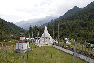 Chendebji Chorten, on the road between Punakha and Trongsa, Bhutan, Asia