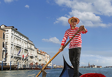 Gondolier, Venice, UNESCO World Heritage Site, Veneto, Italy, Europe