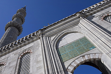 Entrance to the courtyard, with minaret, Blue Mosque, Istanbul, Turkey, Western Asia