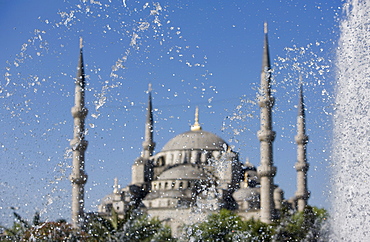 Fountain in front of the Blue Mosque, Istanbul, Turkey, Western Asia