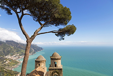 The twin domes of San Pantaleone Church from Villa Rofolo in Ravello, Amalfi Coast (Costiera Amalfitana), UNESCO World Heritage Site, Campania, Italy, Mediterranean, Europe