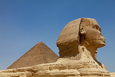 The Sphinx and the Great Pyramid in Giza, UNESCO World Heritage Site, near Cairo, Egypt, North Africa, Africa