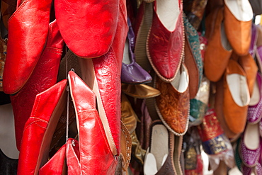 Traditional Egyptian shoes for sale in a shop in Cairo old town, Egypt, North Africa, Africa