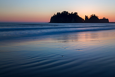 Dusk over James Island at La Push Beach on the the Pacific Northwest, Washington State, United States of America, North America