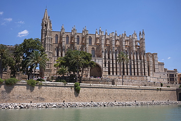 The Gothic Cathedral of Santa Maria of Palma (La Seu) in Palma on the Mediterranean island of Mallorca, Balearic Islands, Spain, Europe