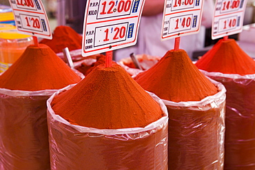 Paprika for sale, Mercado Central (Central Market), Valencia, Mediterranean, Costa del Azahar, Spain, Europe