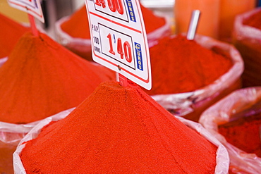 Paprika for sale, Mercado Central (Central Market), Valencia, Mediterranean, Costa del Azahar, Spain, Europe