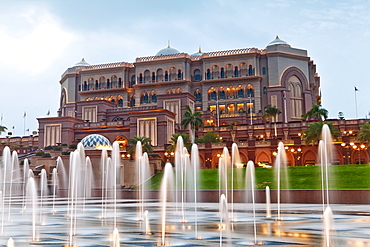 Water fountains in front of the Emirates Palace Hotel, Abu Dhabi, United Arab Emirates, Middle East