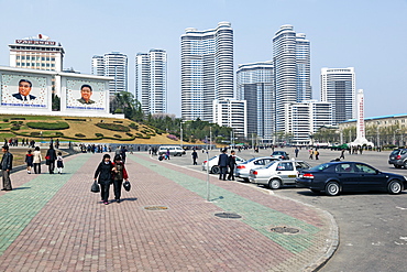 Typical city street scene, Pyongyang, Democratic People's Republic of Korea (DPRK), North Korea, Asia