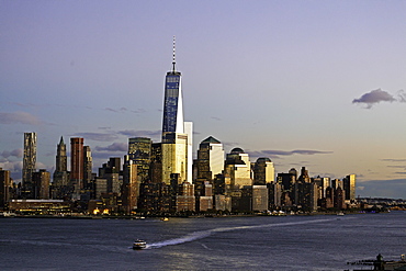 One World Trade Center and Downtown Manhattan across the Hudson River, New York, United States of America, North America