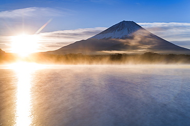 Lake Shoji and Mount Fuji, Fuji Hazone Izu National Park, Japan, Asia