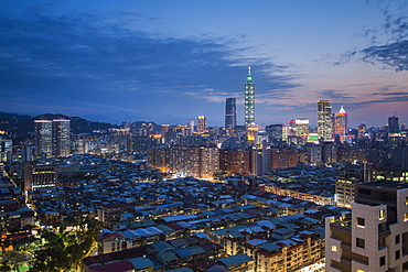 City skyline and Taipei 101 building, Taipei, Taiwan, Asia