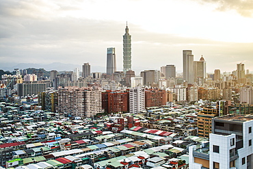 City skyline and Taipei 101 building, Taipei, Taiwan, Asia