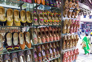 Traditional Indian slippers for sale, Amritsar, Punjab, India, Asia