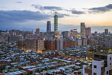 City skyline and Taipei 101 building, Taipei, Taiwan, Asia