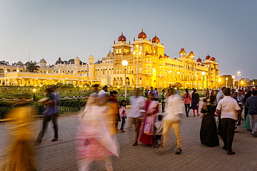 City Palace, people walking outside the Maharaja's Palace, Mysore, Karnataka, India, Asia