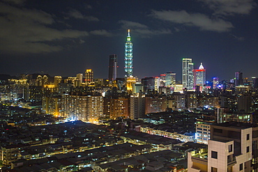 City skyline and Taipei 101 building, Taipei, Taiwan, Asia