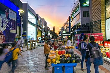 Busy Brigade Road shopping street, Bangalore (Bangaluru), capital of the state of Karnataka, India, Asia